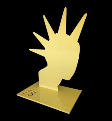 Escultura the punk amarilla