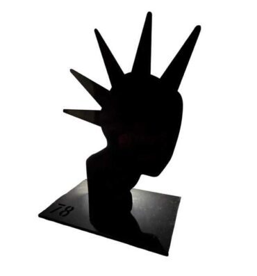 Escultura the punk negra